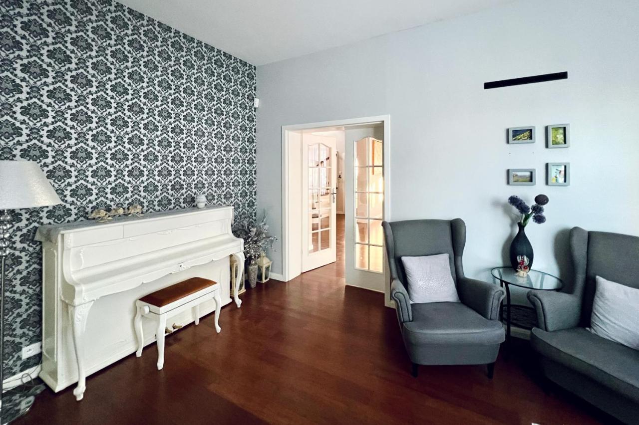 Luxury - Jessapart Walendia Walendow